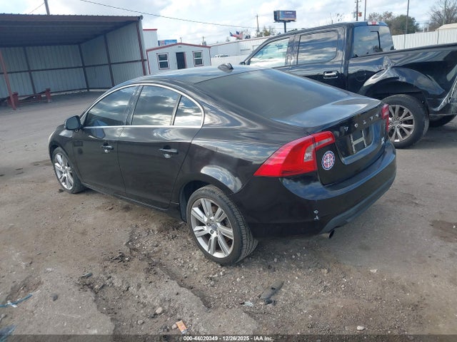 2011 VOLVO S60 YV1902FH8B2010924 Photo 2