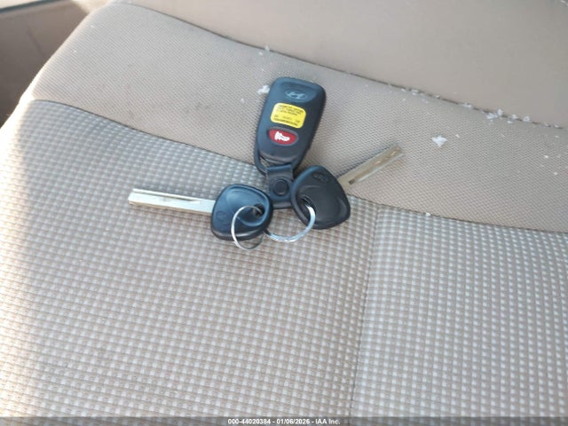 KMHD35LH3GU303912 Hyundai ELANTRA GT