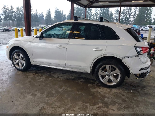 WA1ANAFY9J2026461 Audi Q5 2.0t Premium/2.0t Tech Premium