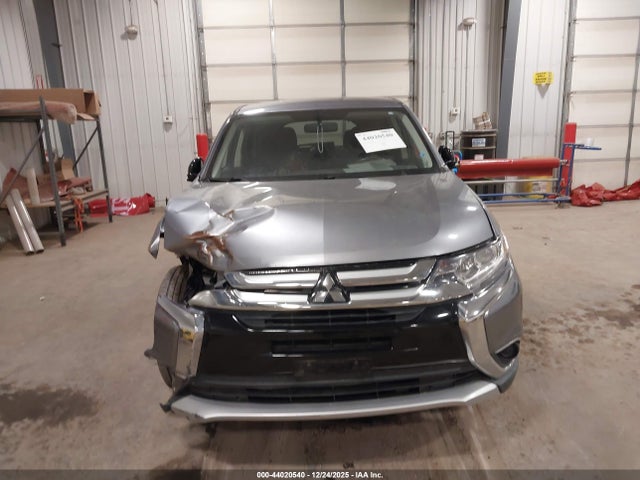 Продаж на аукціоні авто 2018 Mitsubishi Outlander Es, vin: JA4AZ3A36JZ062434, номер лоту: 44020540