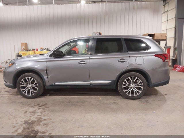 Продаж на аукціоні авто 2018 Mitsubishi Outlander Es, vin: JA4AZ3A36JZ062434, номер лоту: 44020540