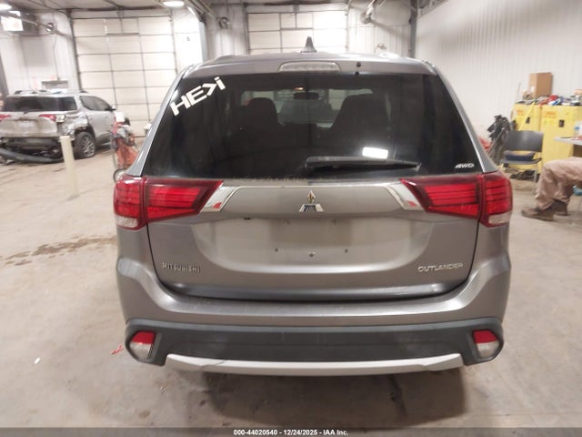 Продаж на аукціоні авто 2018 Mitsubishi Outlander Es, vin: JA4AZ3A36JZ062434, номер лоту: 44020540