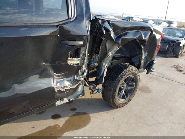 3GCUKCE85SG240798 Chevrolet Silverado 1500 4wd Short Bed Custom Trail Boss