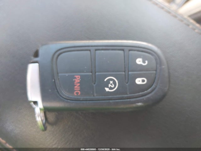 44020585 :رقم المزاد ، 1C4PJLDB7FW701567 vin ، 2015 Jeep Cherokee Limited مزاد بيع