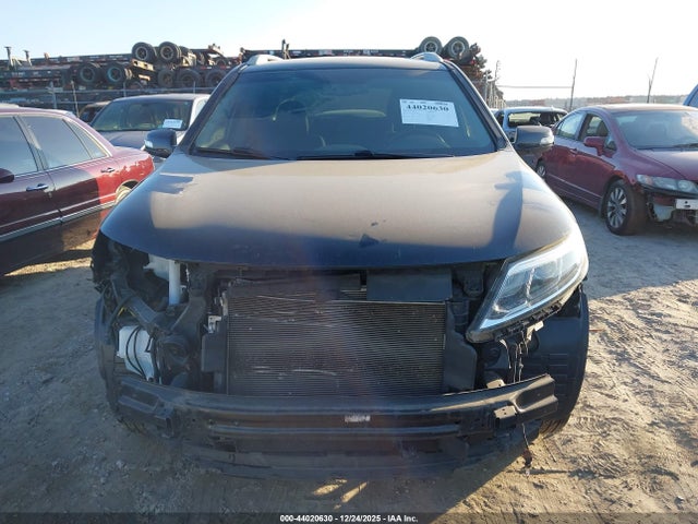 5XYKTDA77FG602657 KIA Sorento Lx V6