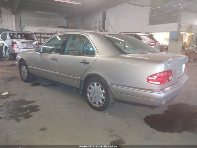 1999 MERCEDES-BENZ E 320 WDBJF82HXXX020907 Photo 2