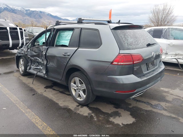2018 VOLKSWAGEN GOLF SPORTWAGEN 3VWD17AU7JM752380 Photo 2