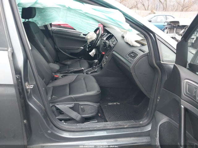 2018 VOLKSWAGEN GOLF SPORTWAGEN 3VWD17AU7JM752380 Photo 4