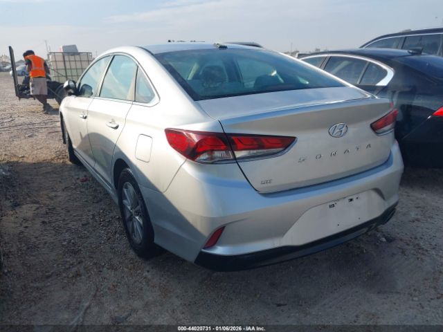 2018 HYUNDAI SONATA 5NPE24AF2JH648065 Photo 2