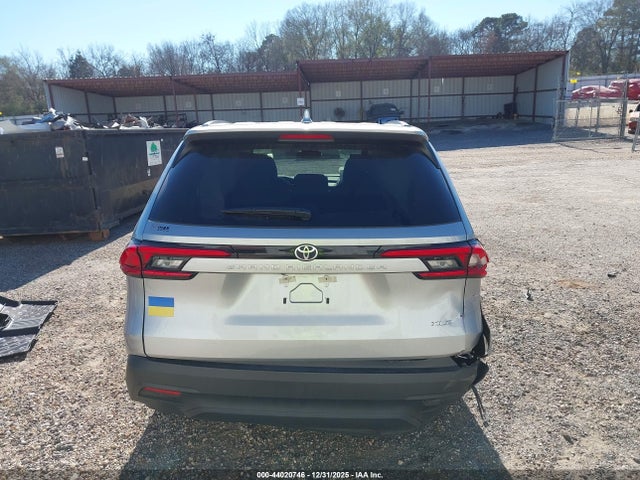 Toyota Grand Highlander Xle 2024 5TDAAAA50RS006859 Image 17