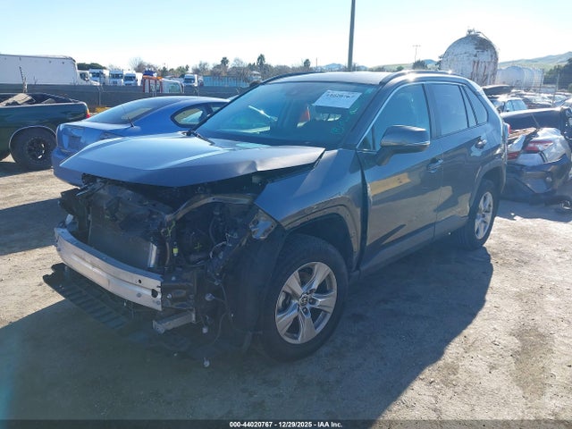 Toyota Rav4 Xle 2021 2T3W1RFV8MC143988 Image 2