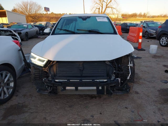 Продаж на аукціоні авто 2018 Audi Q5 2.0t Premium/2.0t Tech Premium, vin: WA1BNAFY4J2206015, номер лоту: 44021037
