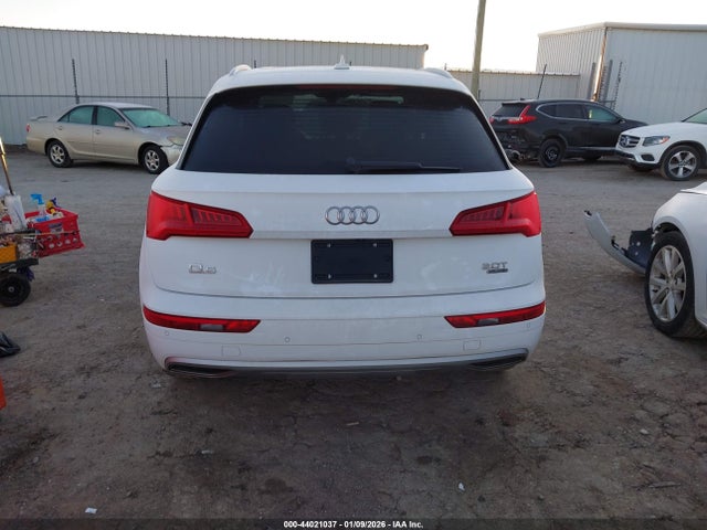 Продаж на аукціоні авто 2018 Audi Q5 2.0t Premium/2.0t Tech Premium, vin: WA1BNAFY4J2206015, номер лоту: 44021037