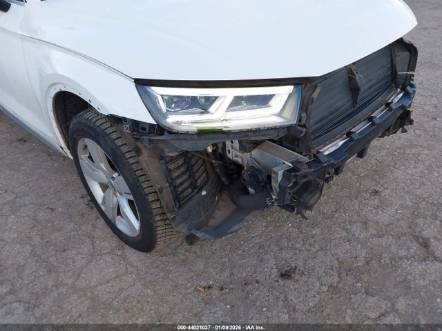 Продаж на аукціоні авто 2018 Audi Q5 2.0t Premium/2.0t Tech Premium, vin: WA1BNAFY4J2206015, номер лоту: 44021037