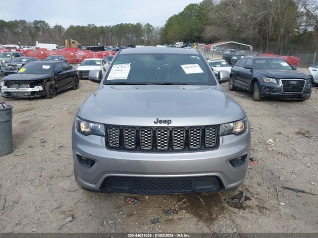 1C4RJFAGXJC332904 Jeep Grand Cherokee Altitude 4x4