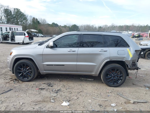 1C4RJFAGXJC332904 Jeep Grand Cherokee Altitude 4x4
