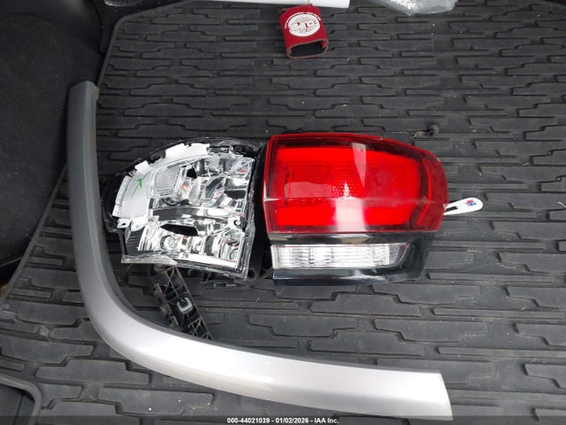 1C4RJFAGXJC332904 Jeep Grand Cherokee Altitude 4x4