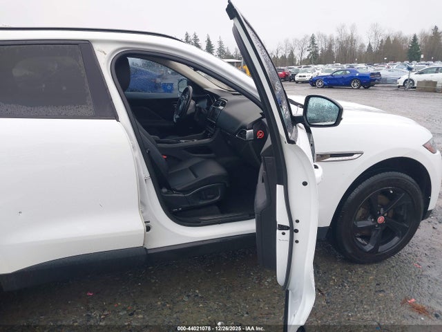 2018 JAGUAR F-PACE SADCJ2FX3JA254599 Photo 4