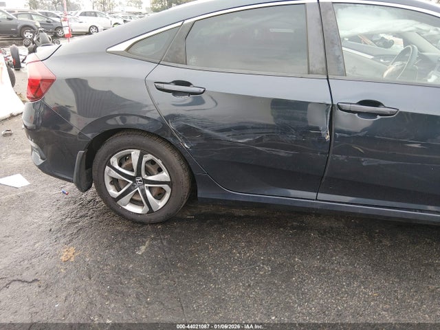Honda Civic Lx 2018 2HGFC2F58JH603650 Image 18