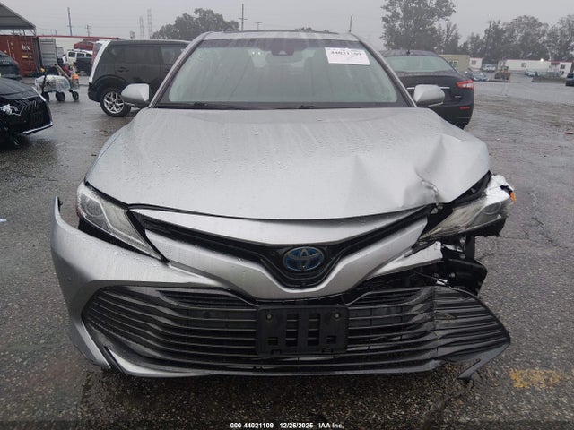 4T1B21HKXJU505807 Toyota Camry Hybrid Xle