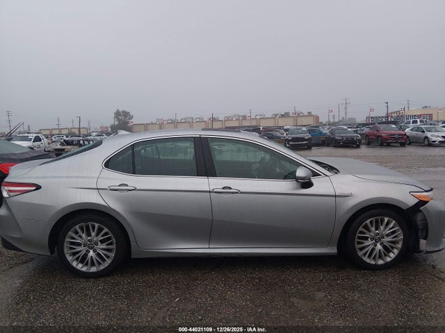 4T1B21HKXJU505807 Toyota Camry Hybrid Xle