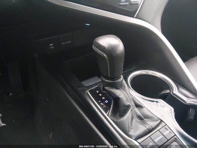 4T1B21HKXJU505807 Toyota Camry Hybrid Xle