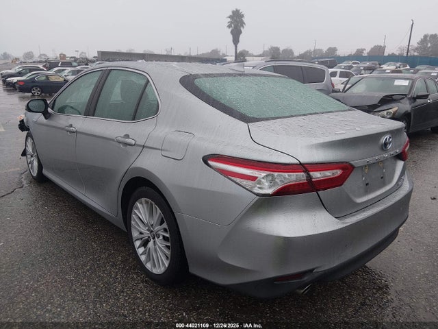 4T1B21HKXJU505807 Toyota Camry Hybrid Xle