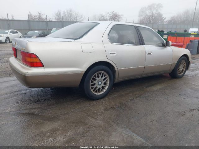 1995 LEXUS LS JT8UF22E3S0026842 Photo 3