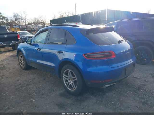 2018 PORSCHE MACAN WP1AA2A50JLB23951 Photo 2