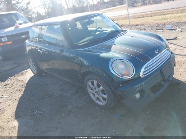 2008 MINI COOPER WMWMF33548TU64988 Photo 0