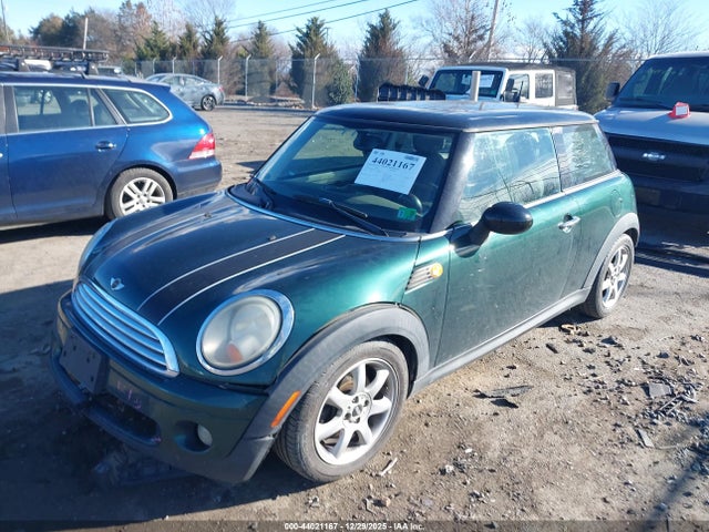 2008 MINI COOPER WMWMF33548TU64988 Photo 1