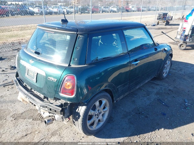 2008 MINI COOPER WMWMF33548TU64988 Photo 3