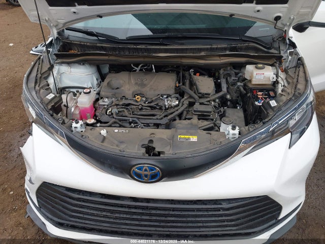 Toyota SIENNA LE 2024 5TDKRKEC0RS198991 Image 10