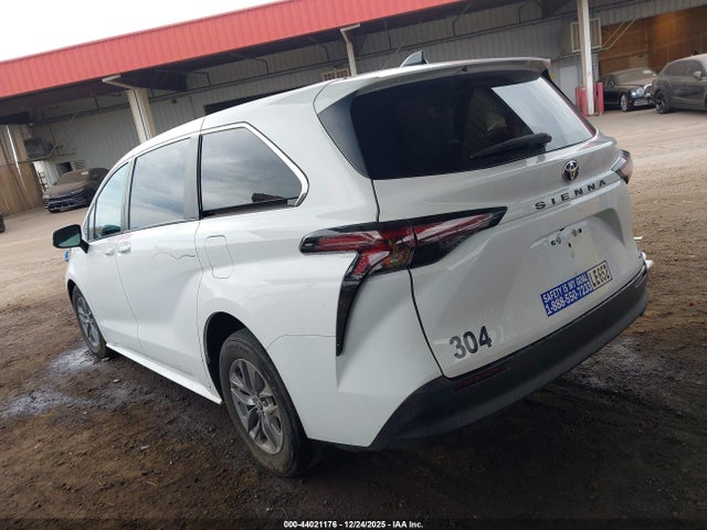 Toyota SIENNA LE 2024 5TDKRKEC0RS198991 Image 15