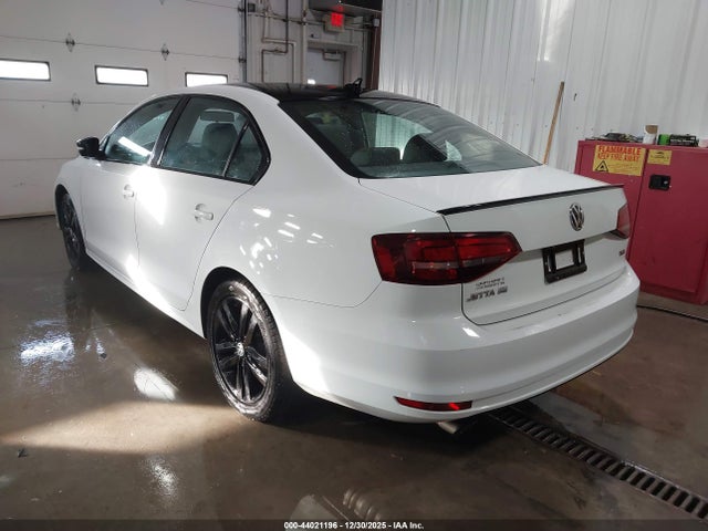 2018 VOLKSWAGEN JETTA 3VWD17AJ9JM238309 Photo 2