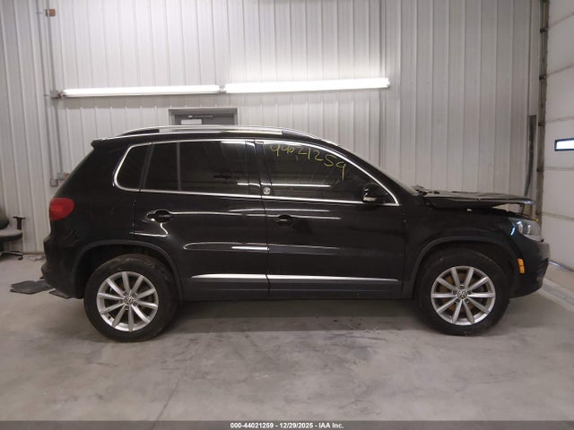 2017 Volkswagen Tiguan 2.0t Wolfsburg Edition მანქანა იყიდება აუქციონზე, vin: WVGSV7AX0HK002549, აუქციონის ნომერი: 44021259