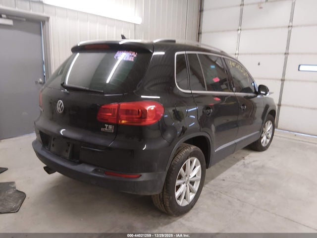 2017 Volkswagen Tiguan 2.0t Wolfsburg Edition მანქანა იყიდება აუქციონზე, vin: WVGSV7AX0HK002549, აუქციონის ნომერი: 44021259