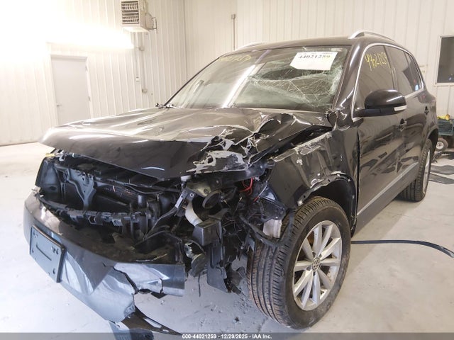 2017 Volkswagen Tiguan 2.0t Wolfsburg Edition მანქანა იყიდება აუქციონზე, vin: WVGSV7AX0HK002549, აუქციონის ნომერი: 44021259