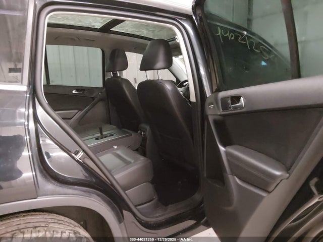 2017 Volkswagen Tiguan 2.0t Wolfsburg Edition მანქანა იყიდება აუქციონზე, vin: WVGSV7AX0HK002549, აუქციონის ნომერი: 44021259