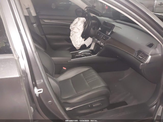 1HGCV2F9XMA033864 Honda Accord Touring