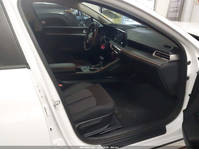 5XXG24J29MG022437 KIA K5 LX