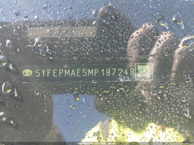 44021316 :رقم المزاد ، 5YFEPMAE5MP187248 vin ، 2021 Toyota Corolla Le مزاد بيع