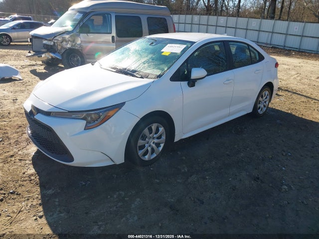 44021316 :رقم المزاد ، 5YFEPMAE5MP187248 vin ، 2021 Toyota Corolla Le مزاد بيع