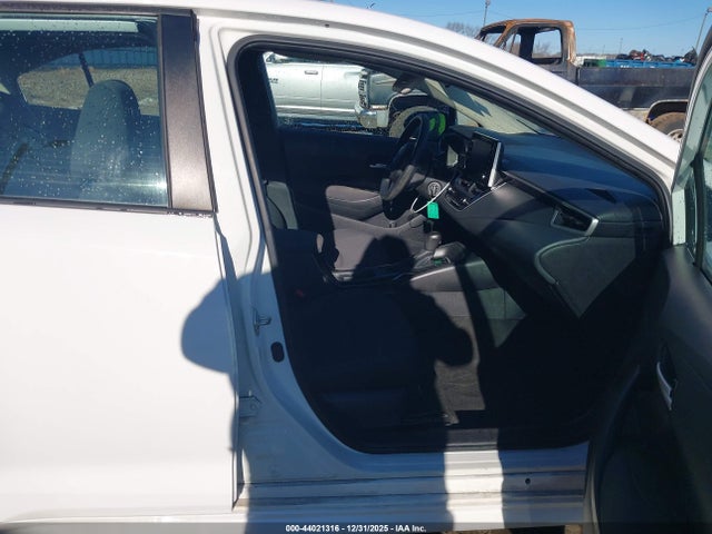 44021316 :رقم المزاد ، 5YFEPMAE5MP187248 vin ، 2021 Toyota Corolla Le مزاد بيع