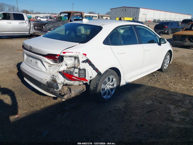 44021316 :رقم المزاد ، 5YFEPMAE5MP187248 vin ، 2021 Toyota Corolla Le مزاد بيع