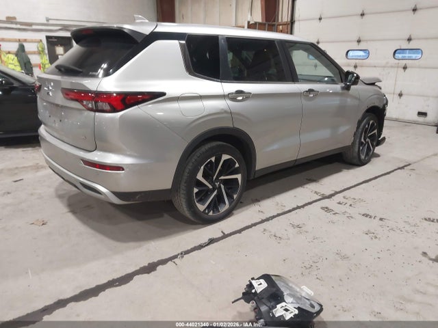 2022 MITSUBISHI OUTLANDER JA4J4UA8XNZ026493 Photo 3