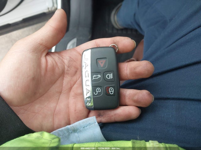 2017 JAGUAR F-PACE SADCM2BV4HA898103 Photo 10