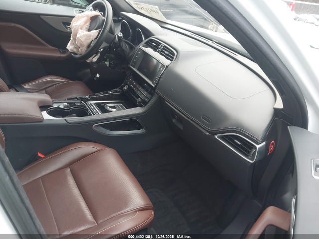 2017 JAGUAR F-PACE SADCM2BV4HA898103 Photo 4