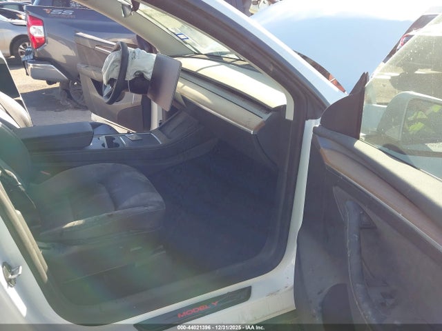 2023 TESLA MODEL Y 7SAYGAEE7PF629651 Photo 4