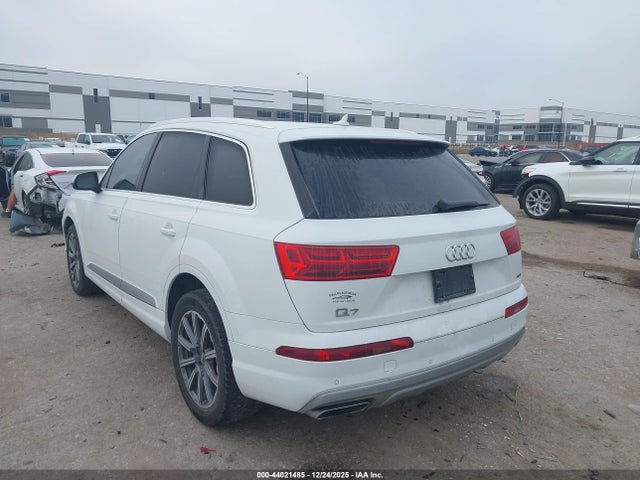 2017 AUDI Q7 WA1LHAF76HD051677 Photo 2